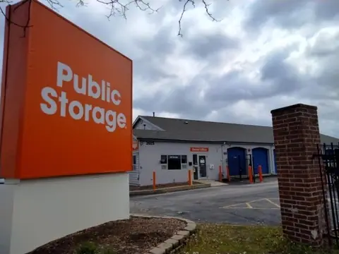 Public Storage photo 2