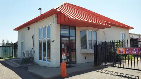 Public Storage in Maple Grove, MN