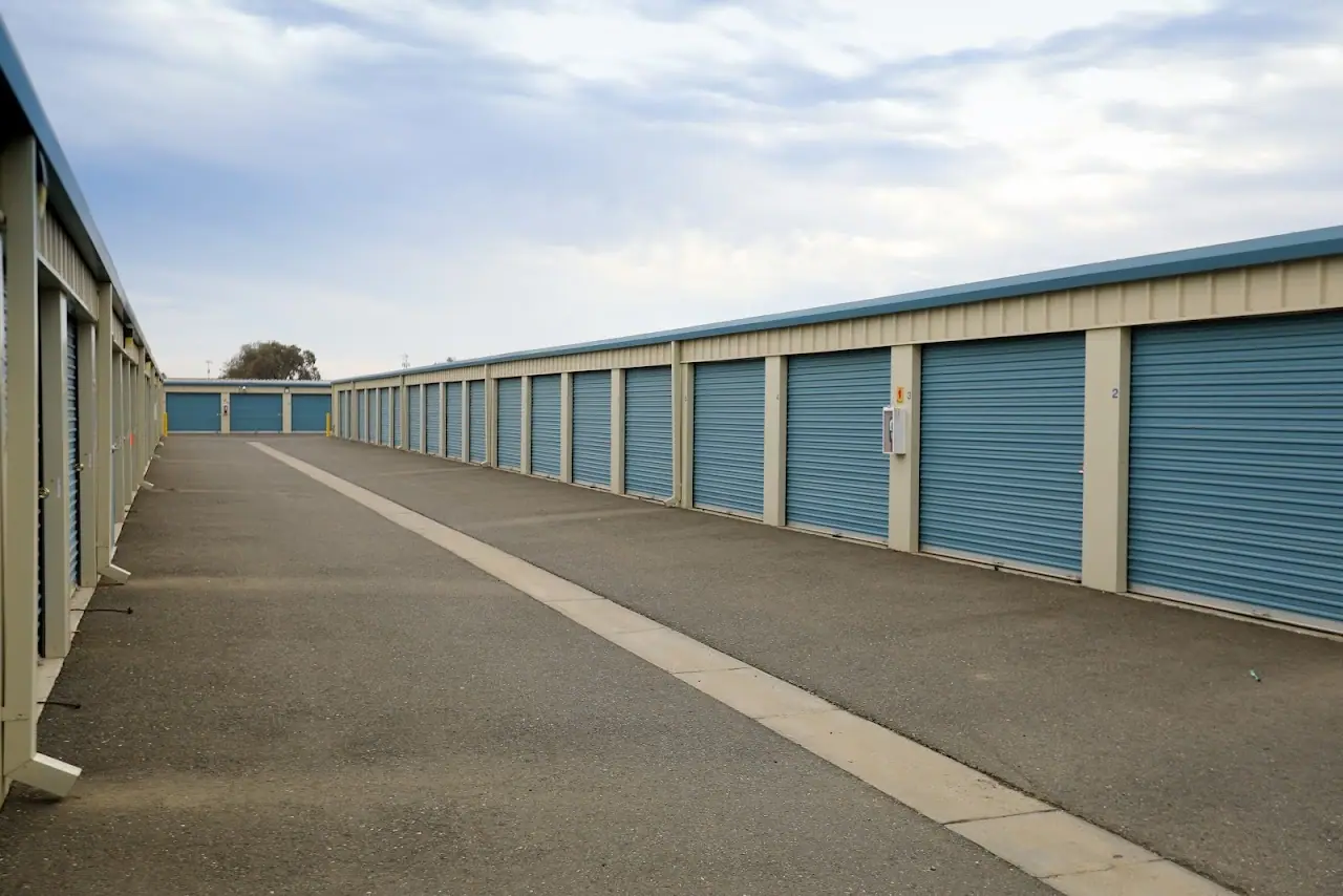 IN Self Storage - Waterman, RV storage in Elk Grove