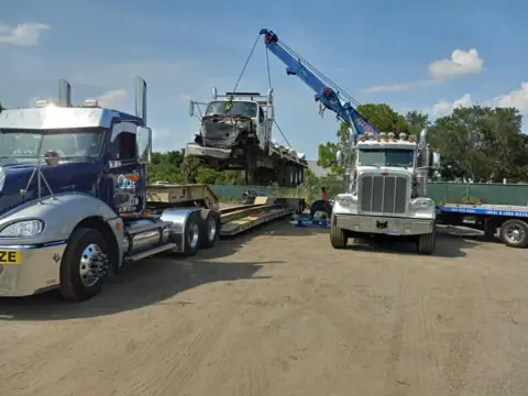 All Hooked Up Towing photo 2