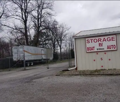 Pontoon 5 Star Storage photo 2
