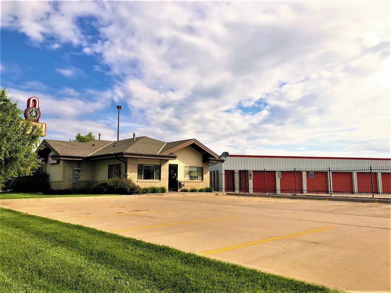 Big Red Self Storage, RV storage in Lincoln