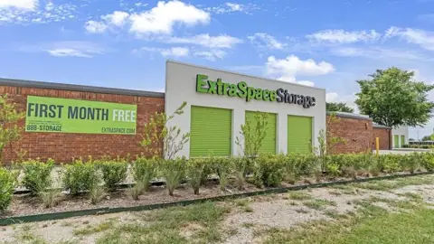 Extra Space Storage in Arlington, TX
