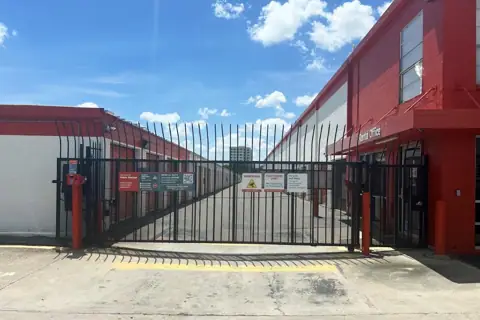 Public Storage photo 2
