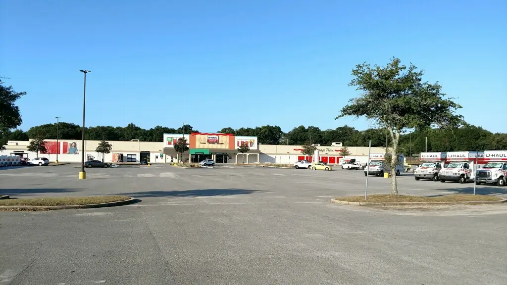 Self-Storage at U-Haul, RV storage in Pensacola