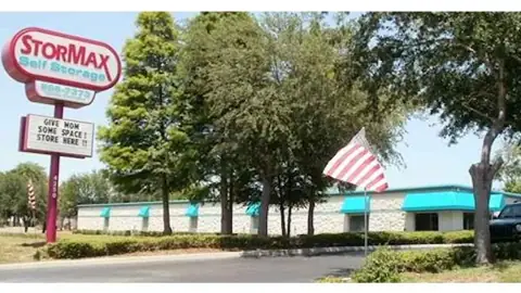 WoW Self Storage in St. Petersburg, FL