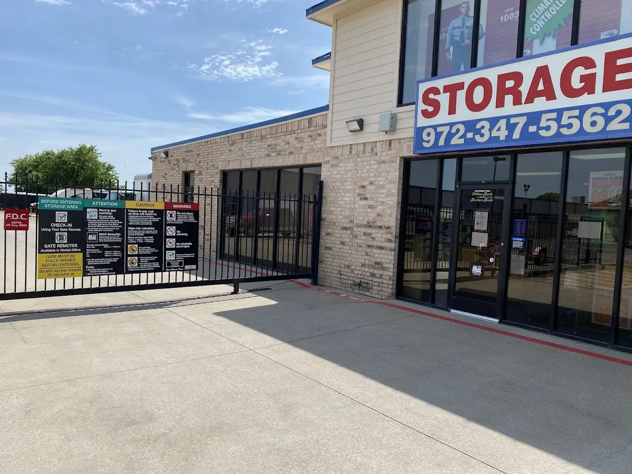Self-Storage at U-Haul, RV storage in Aubrey