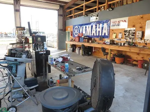 Colonial Marine Outboard Repair, Boat & RV Storage, RV storage in Daphne