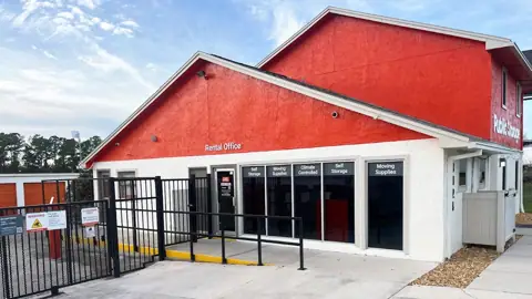 Public Storage photo 2