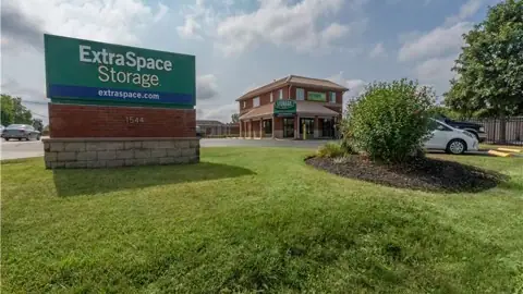 Extra Space Storage in Round Lake Beach, IL