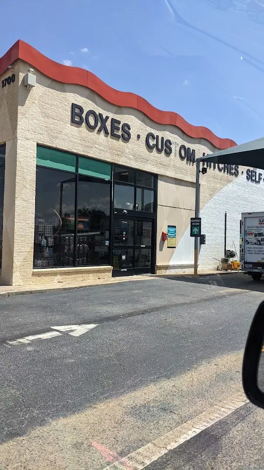 U-Haul Trailer Hitch Super Center at Box Rd, RV storage in Columbus