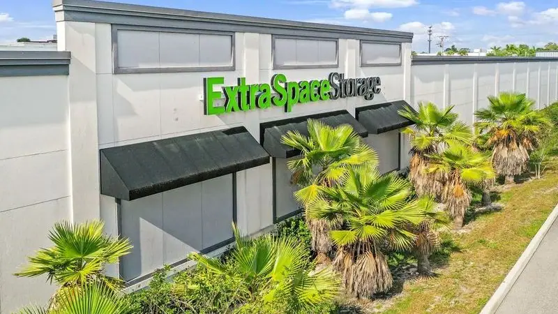 Extra Space Storage, RV storage in Fort Myers