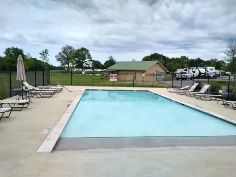 Tyler Oaks RV Resort photo 2