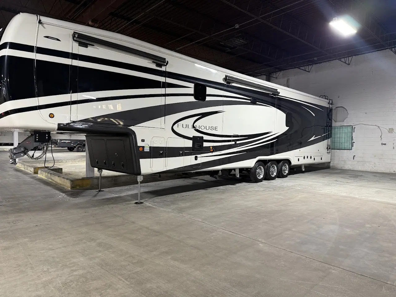 Titan RV Storage and Services, RV storage in Junction City