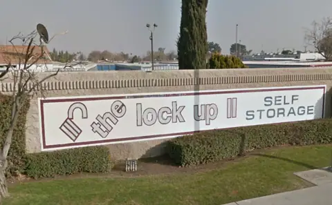 Lock Up III photo 2