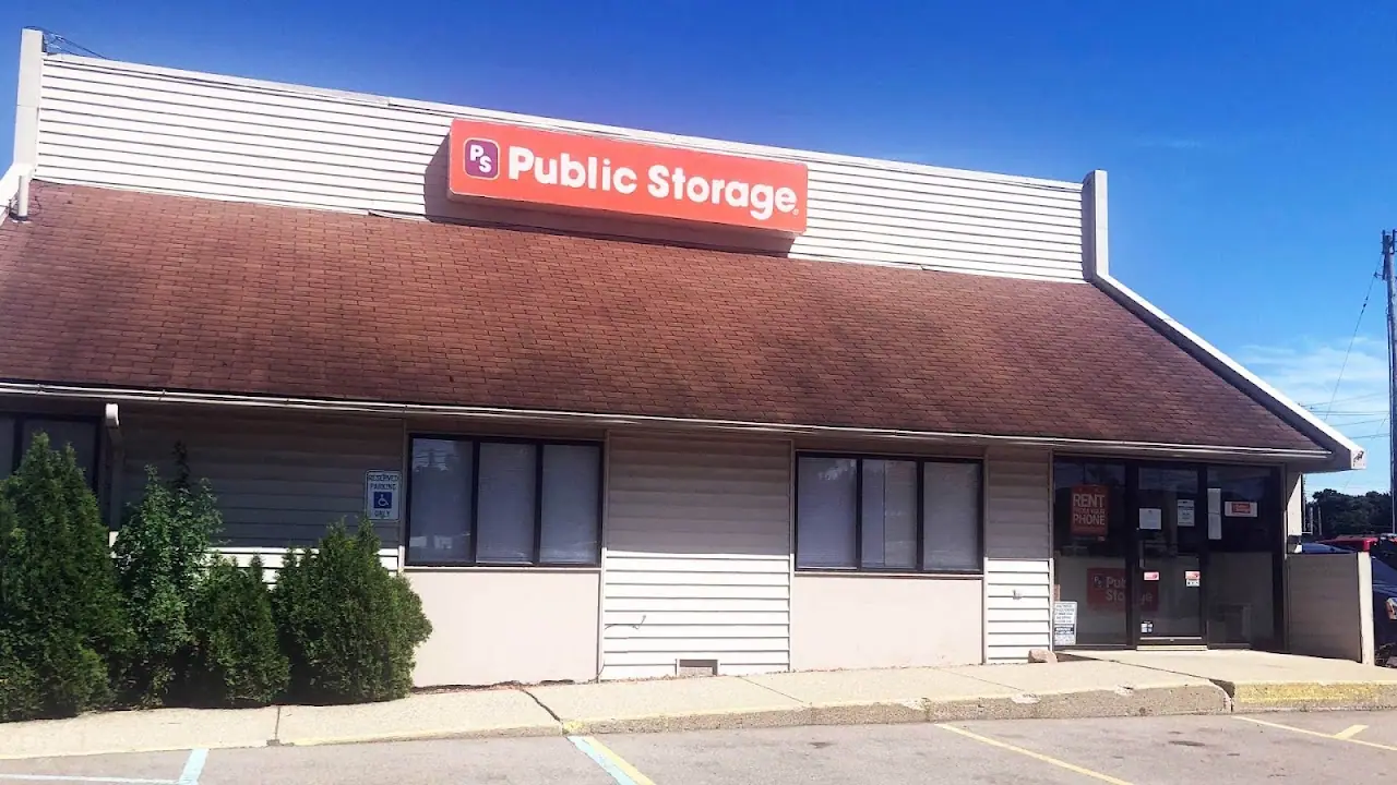 Public Storage, RV storage in Lansing