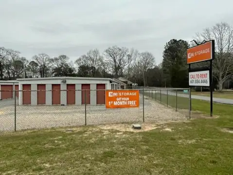 Mini Mall Storage - Wade / Moss Point photo 3