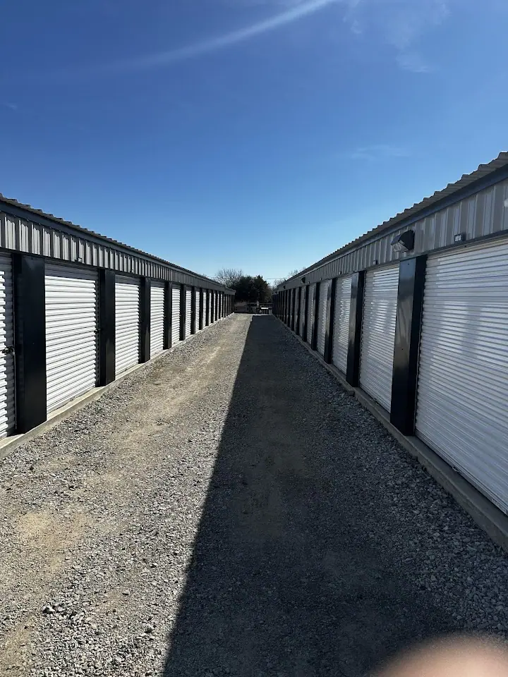 Overflow Garage, RV storage in Springtown