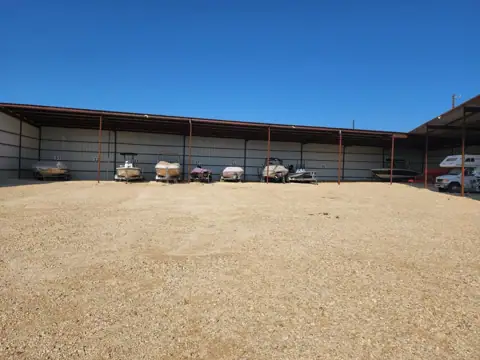 Overflow Garage photo 3