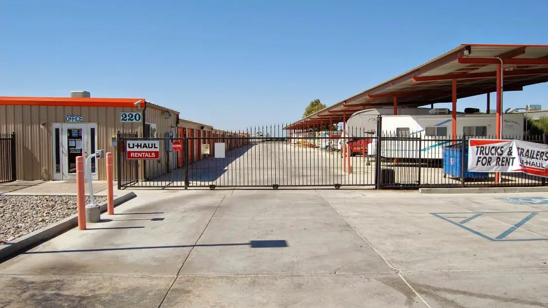 Willmott Self Storage, RV storage in Los Banos