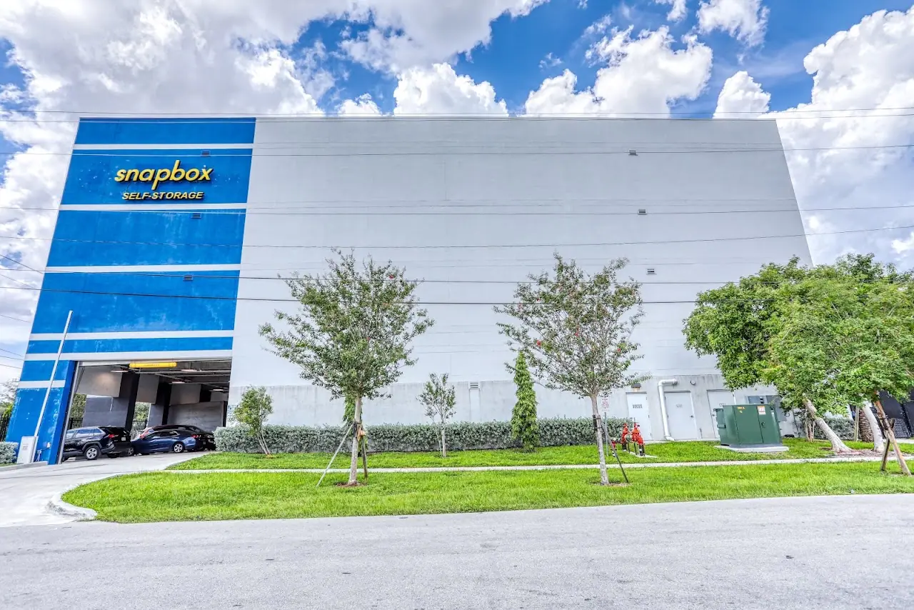 Snapbox Self-Storage, RV storage in North Miami