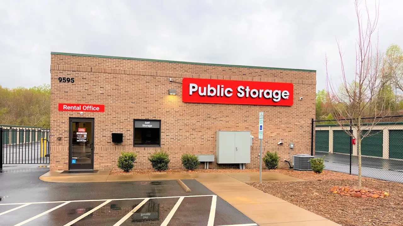 Public Storage, RV storage in Newton