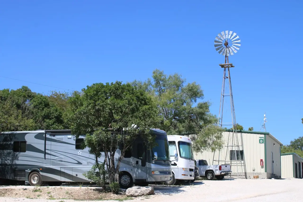 Crestway Parking & Storage, RV storage in San Antonio