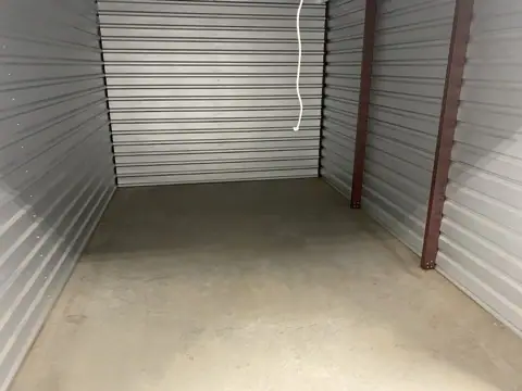 Devon Self Storage Yaphank, New York photo 2