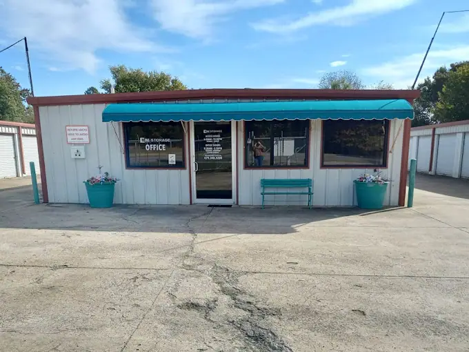 Mini Mall Storage - Clarksville, RV storage in Clarksville