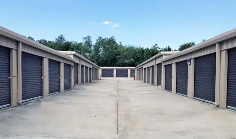 Bryan Street Storage photo 2