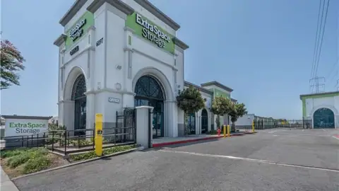 Extra Space Storage in Long Beach, CA