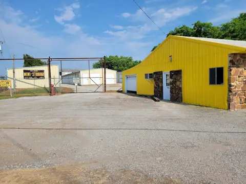 Hilton Discount Storage in Sapulpa, OK