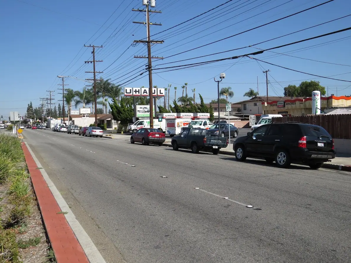 Self-Storage at U-Haul, RV storage in Bellflower