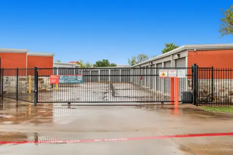 Public Storage photo 2