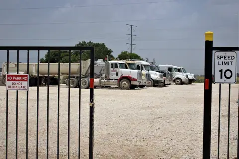 EZ Storage Services Hutto photo 3