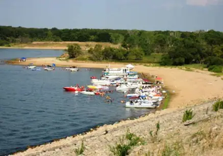 MC-RV PARK photo 3