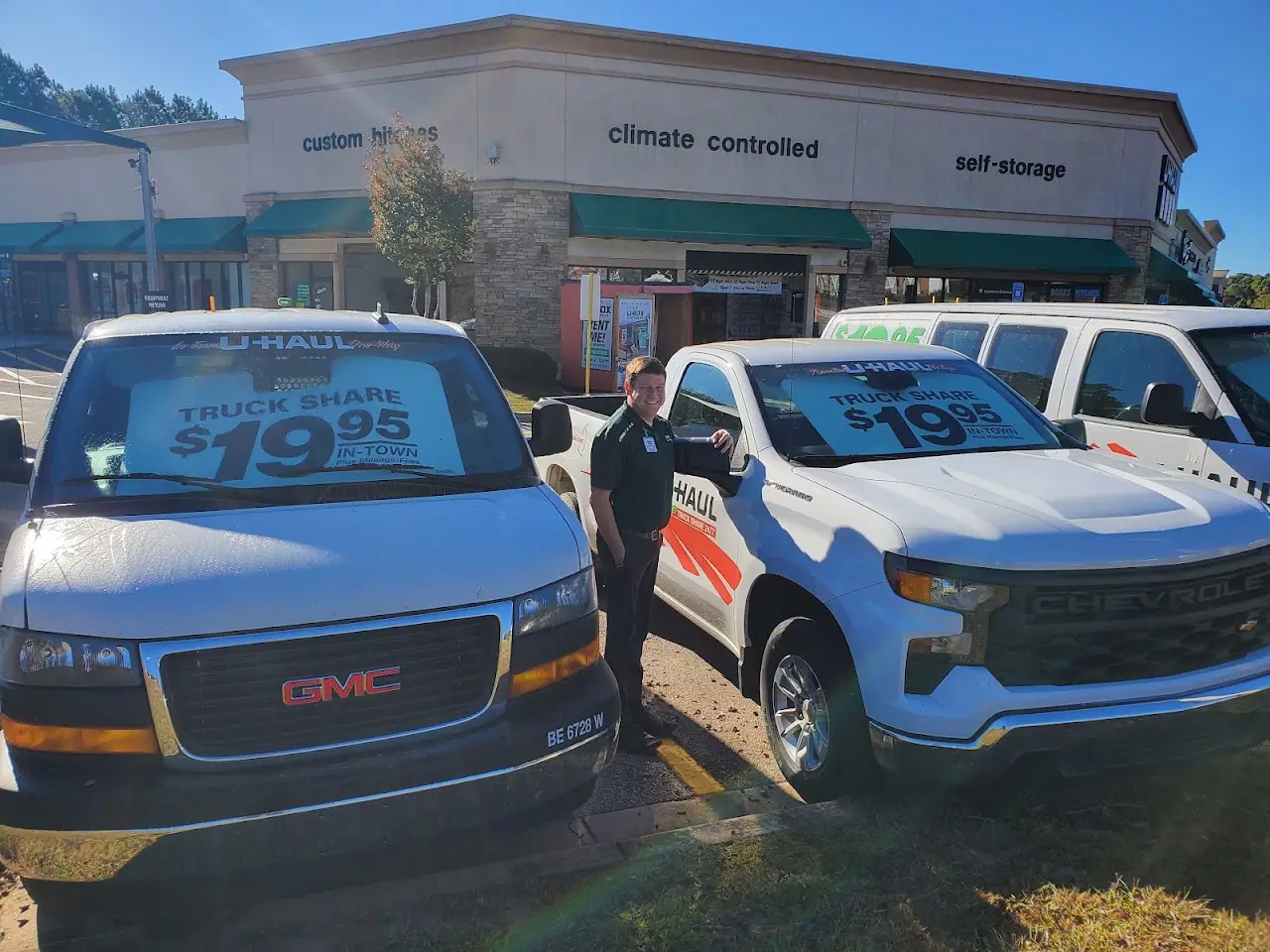 Self-Storage at U-Haul, RV storage in Oakwood