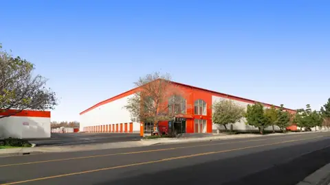 Public Storage in Northridge, CA