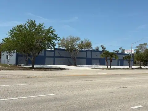 Red Car Auto Vault in Sarasota, FL