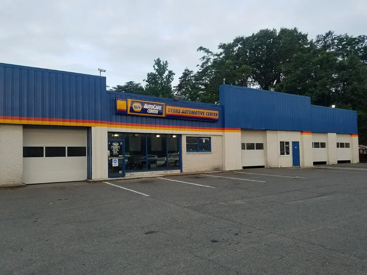 Lyons Automotive Center, RV storage in Dumfries