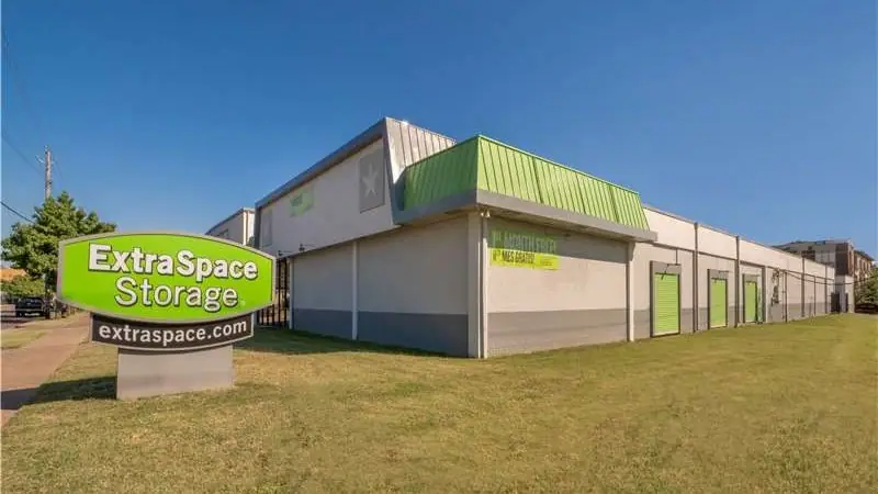 Extra Space Storage, RV storage in Dallas