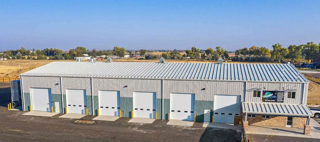 Universal Fleet RV & Auto Collision Inc, RV storage in Longmont
