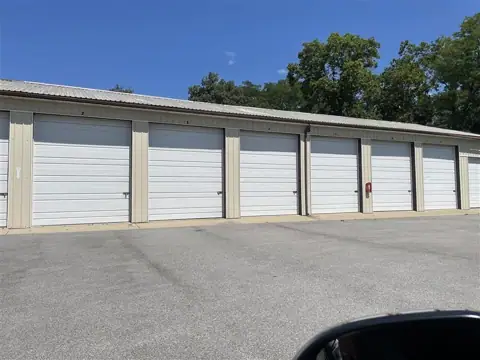 Mini Mall Storage - Cedar Lake photo 2