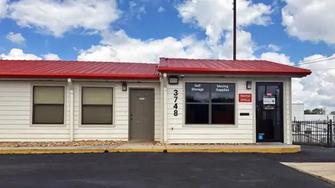 Public Storage photo 2