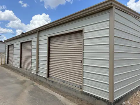42nd Street Self Storage in Paris, TX