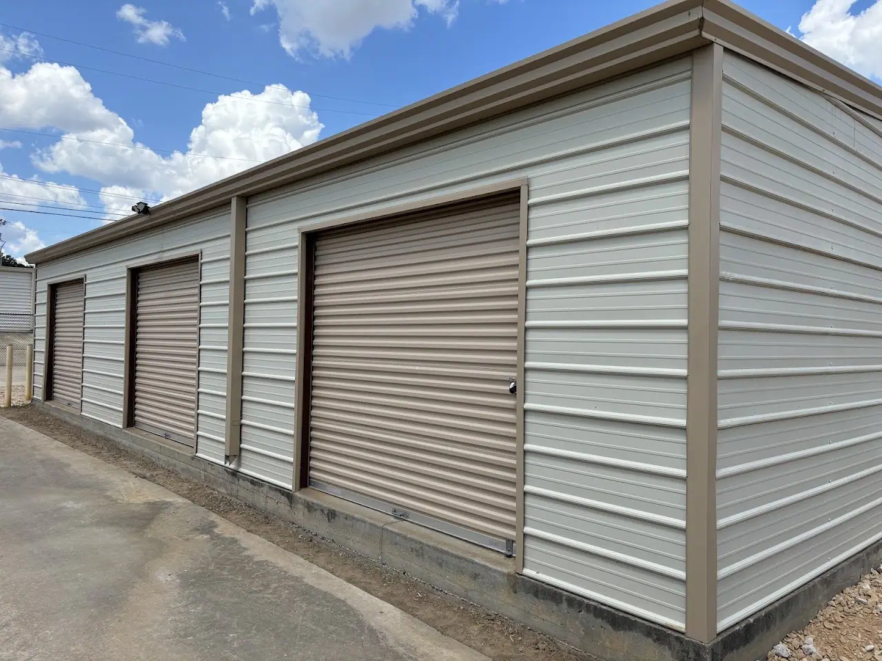 42nd Street Self Storage, RV storage in Paris