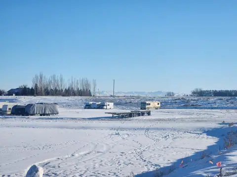 Neighbor RV & Car Storage photo 3