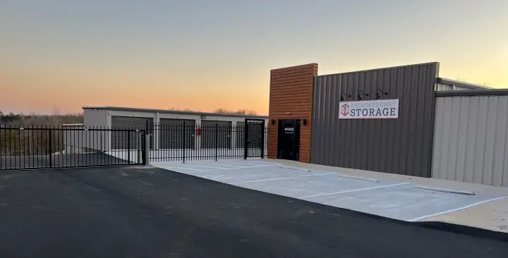 Anchored Away Storage, RV storage in Troutman