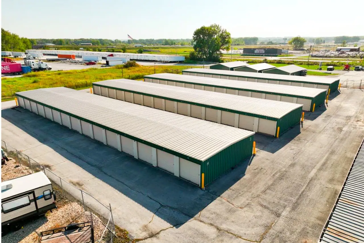 Owl Storage - Kansas City, RV storage in Independence