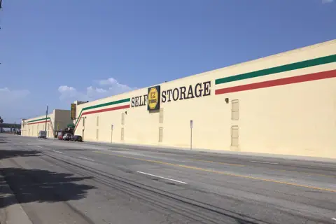 EZ Storage in Los Angeles, CA